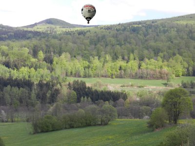 Hot air balloon in descent